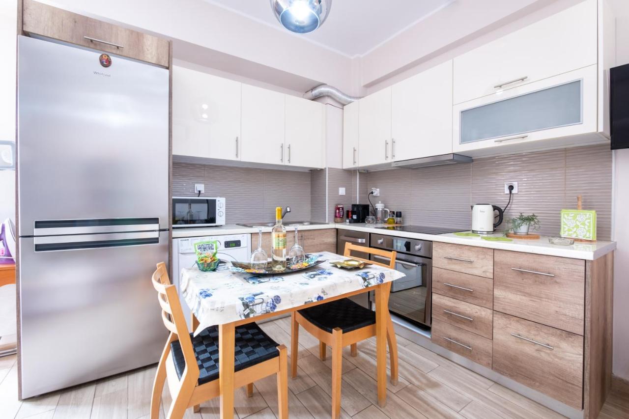 Family Apartment Near Port Pireo Esterno foto